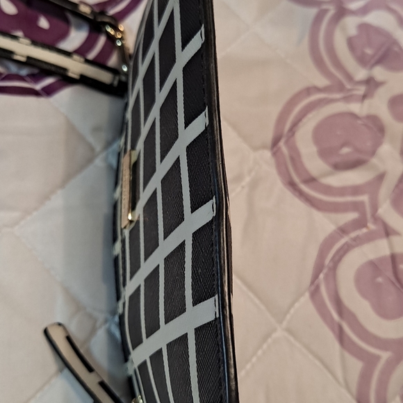 Kate Spade Wristlet - Picture 5 of 7